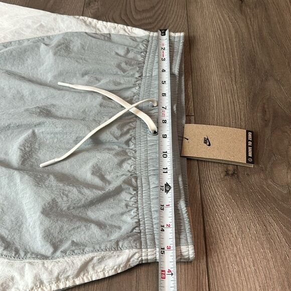 Nike Sportwear Heritage High Waisted Woven Mini Skirt Gray White Size Medium - Picture 7 of 9